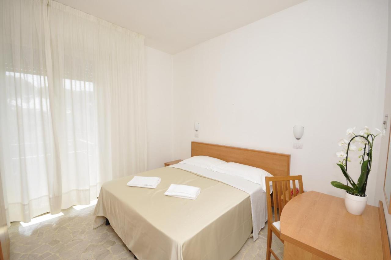 Hotel Airone B&B Marina di Pietrasanta Esterno foto