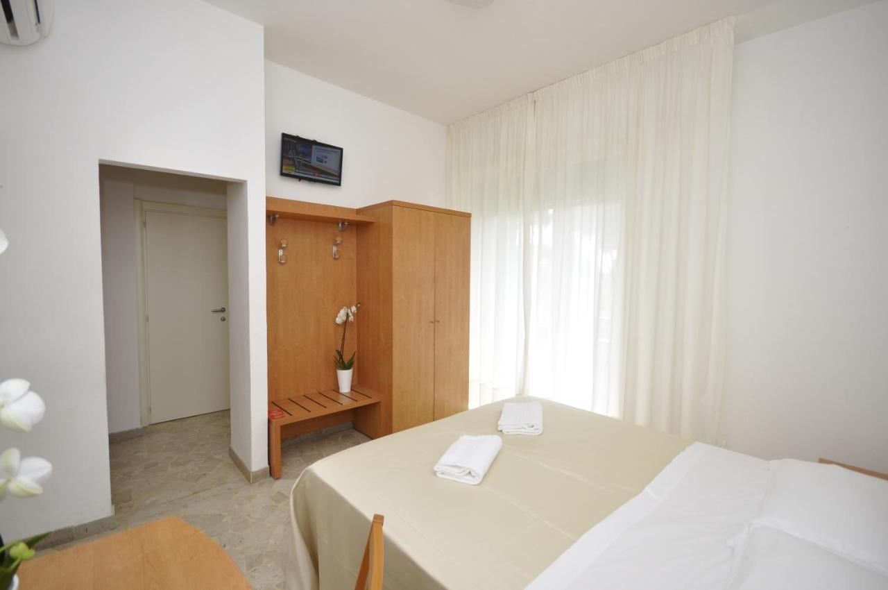 Hotel Airone B&B Marina di Pietrasanta Esterno foto