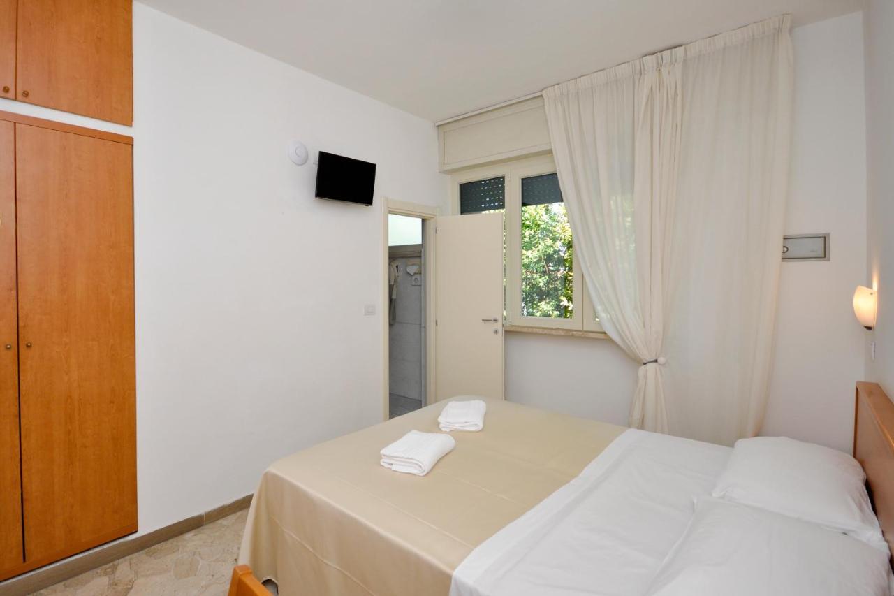 Hotel Airone B&B Marina di Pietrasanta Esterno foto