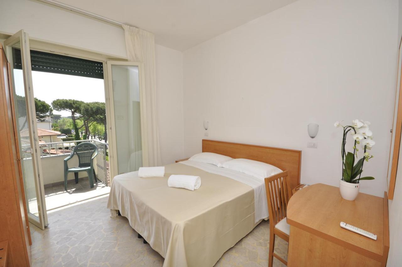 Hotel Airone B&B Marina di Pietrasanta Esterno foto