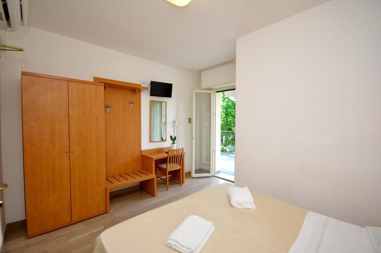 Hotel Airone B&B Marina di Pietrasanta Esterno foto