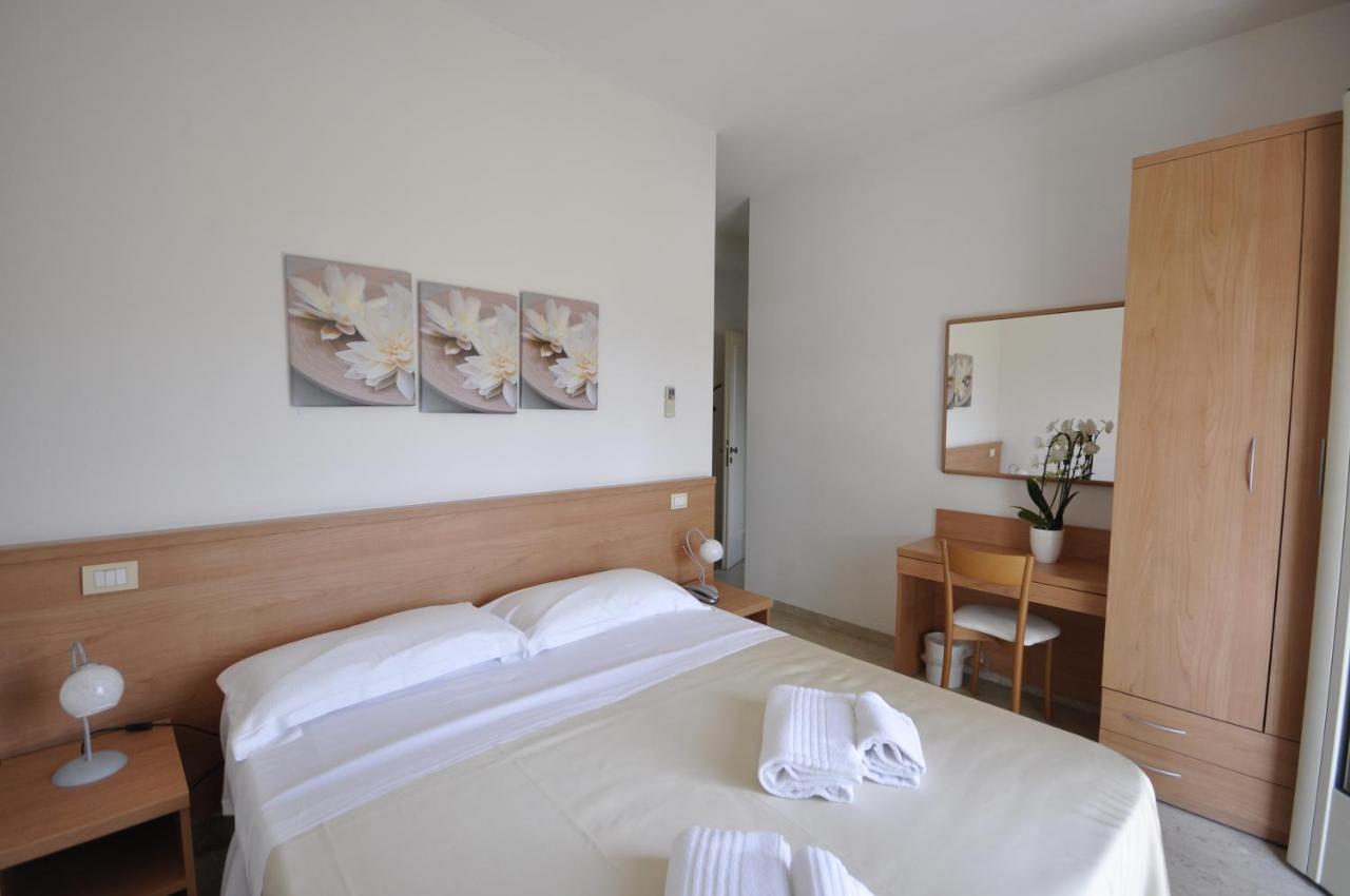Hotel Airone B&B Marina di Pietrasanta Esterno foto