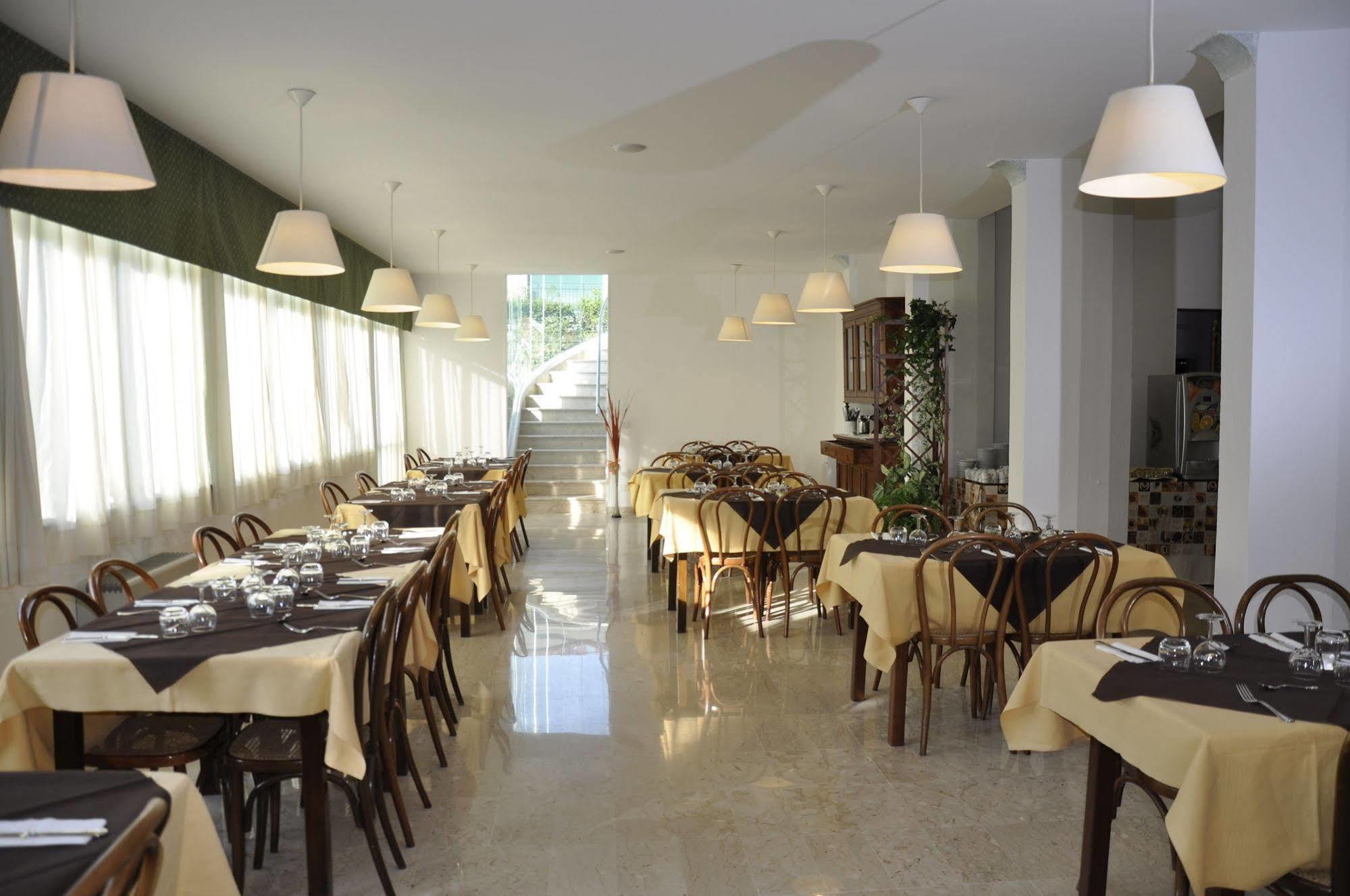 Hotel Airone B&B Marina di Pietrasanta Esterno foto