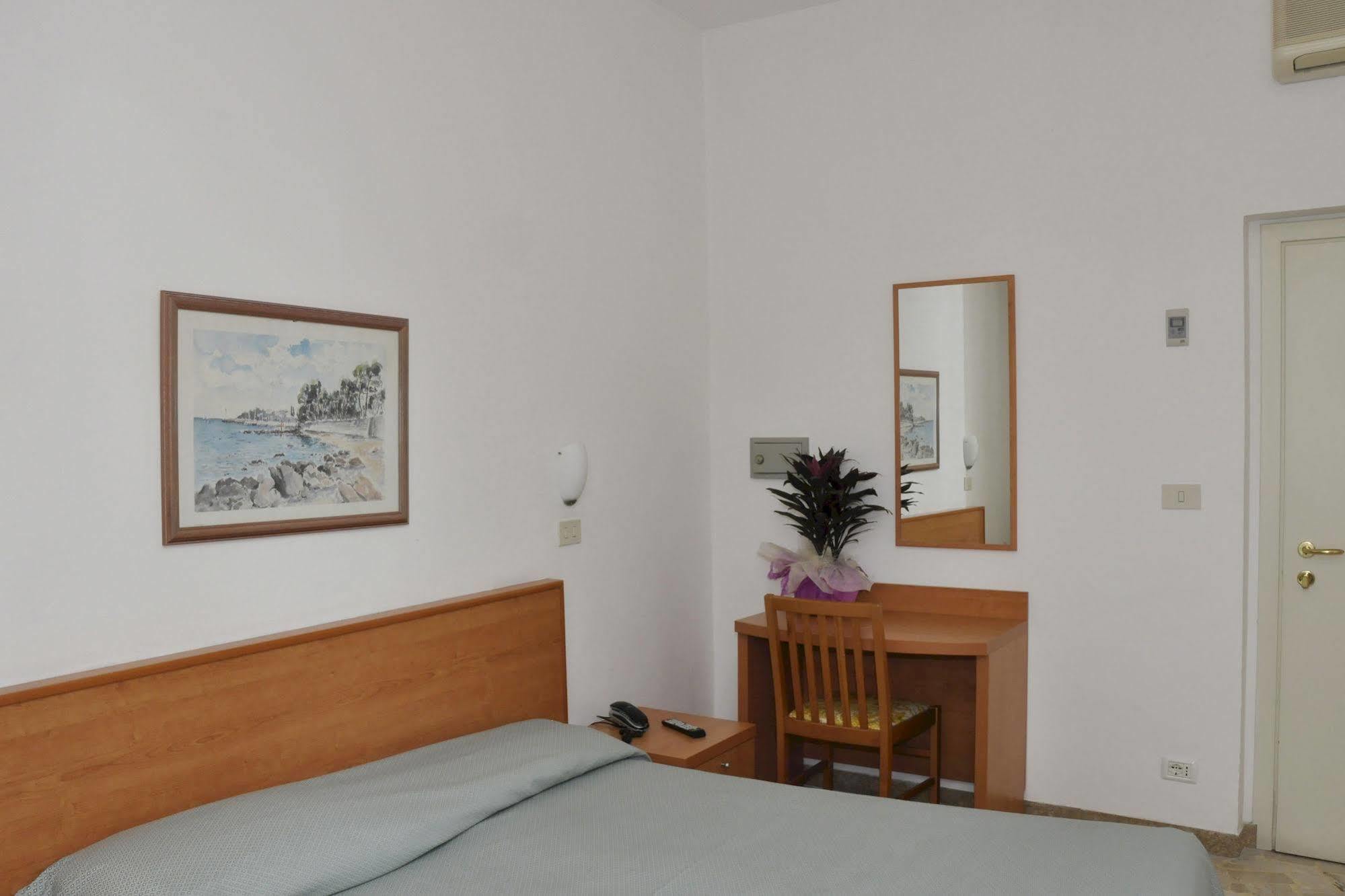 Hotel Airone B&B Marina di Pietrasanta Esterno foto