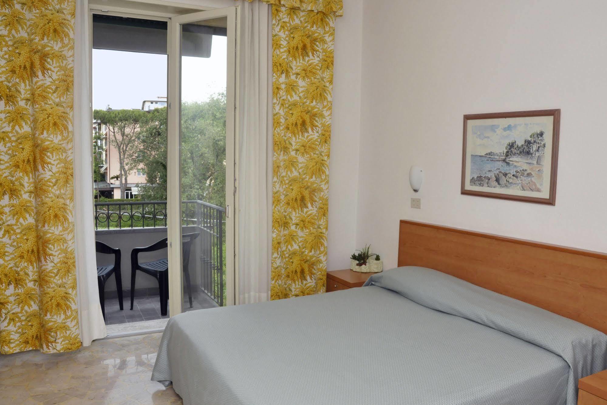 Hotel Airone B&B Marina di Pietrasanta Esterno foto