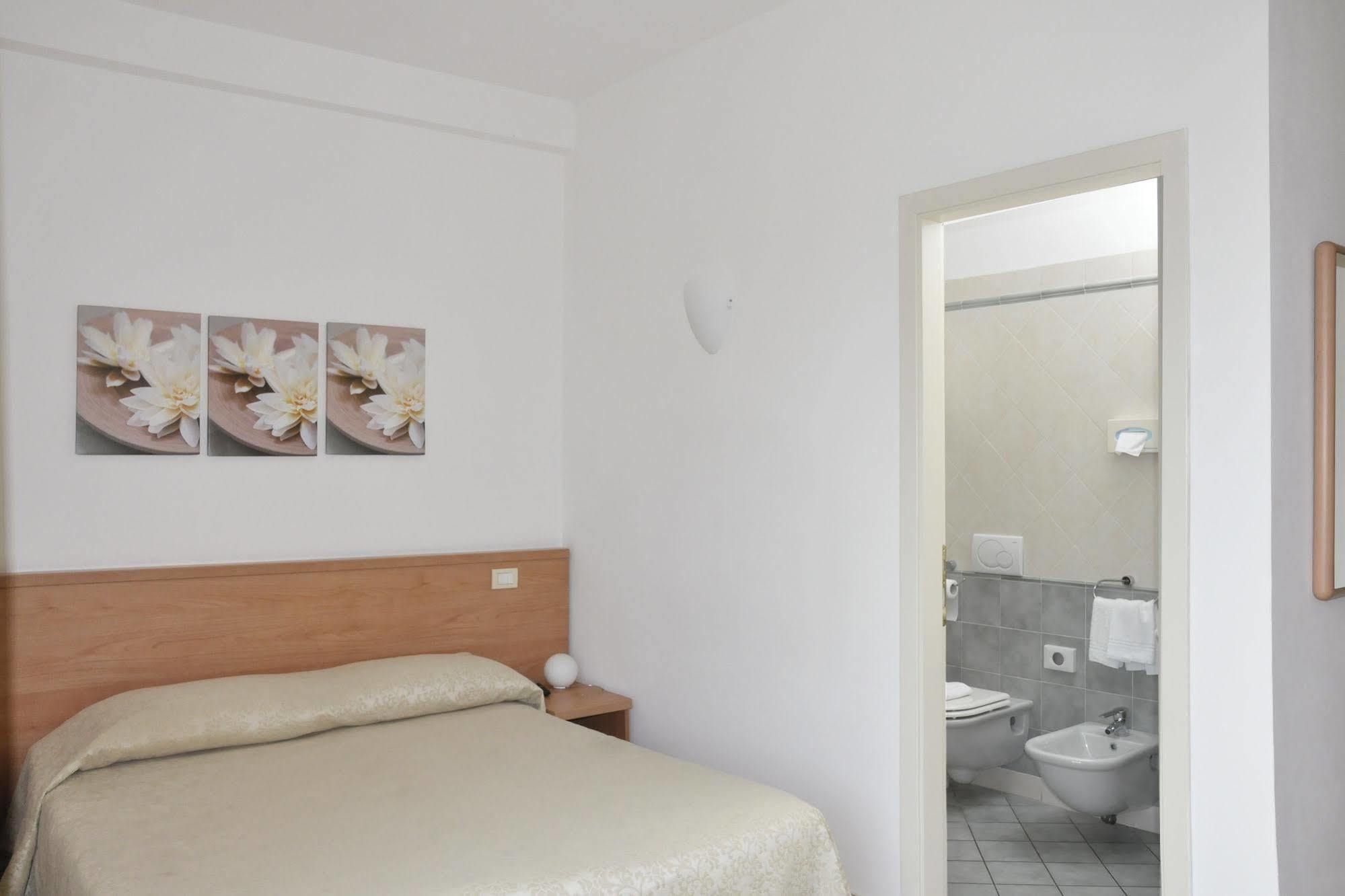 Hotel Airone B&B Marina di Pietrasanta Esterno foto