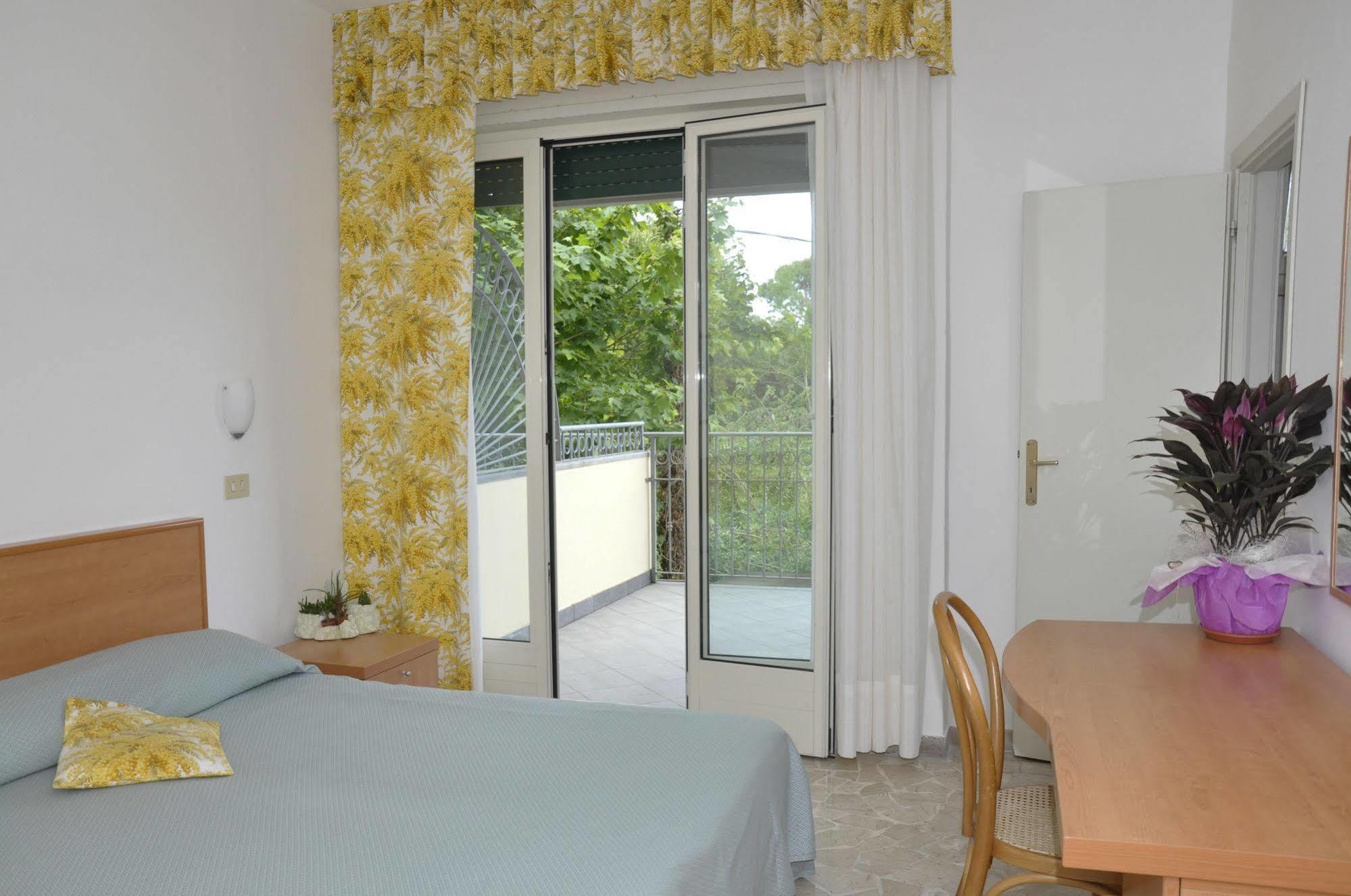 Hotel Airone B&B Marina di Pietrasanta Esterno foto