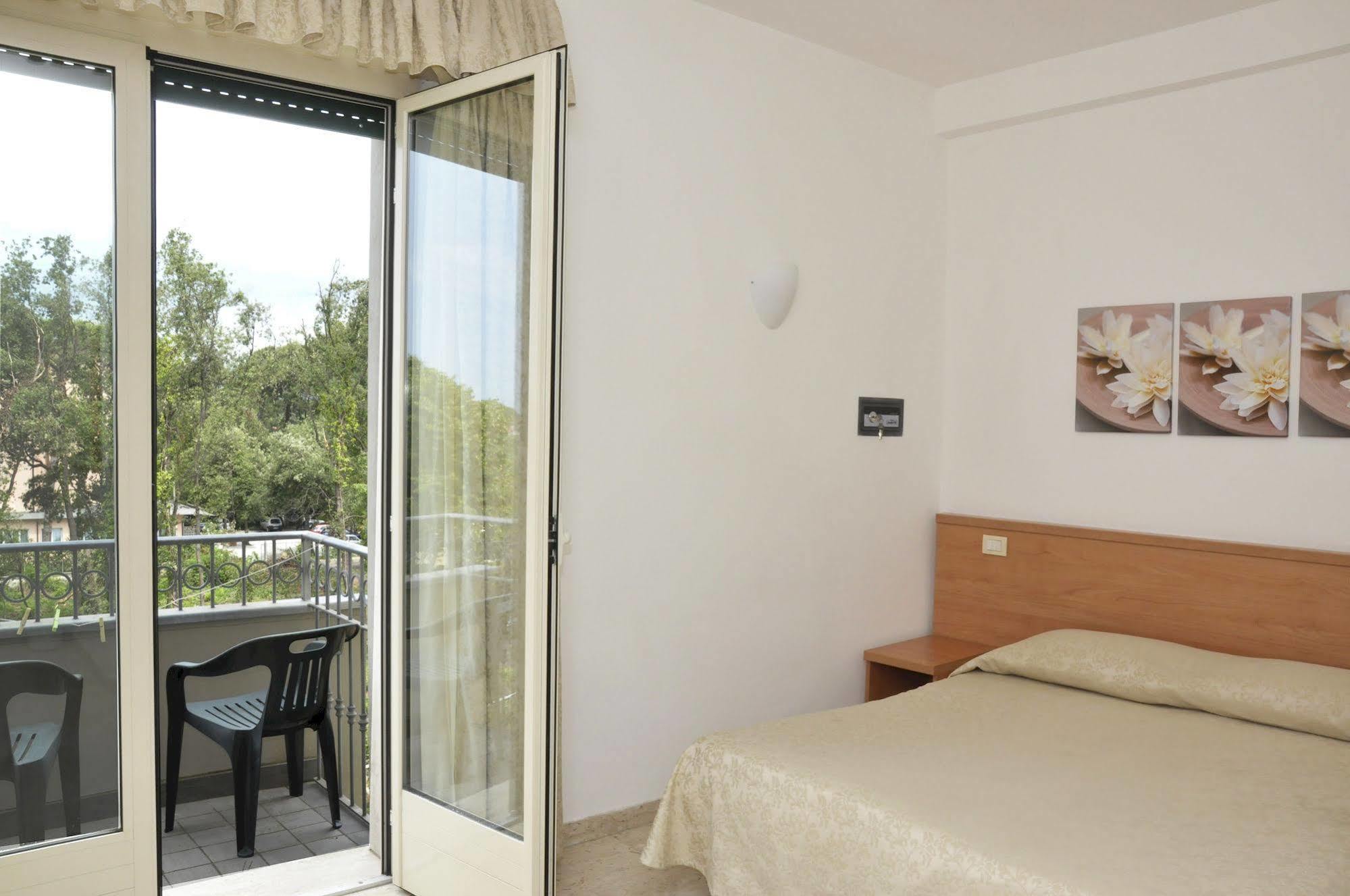 Hotel Airone B&B Marina di Pietrasanta Esterno foto