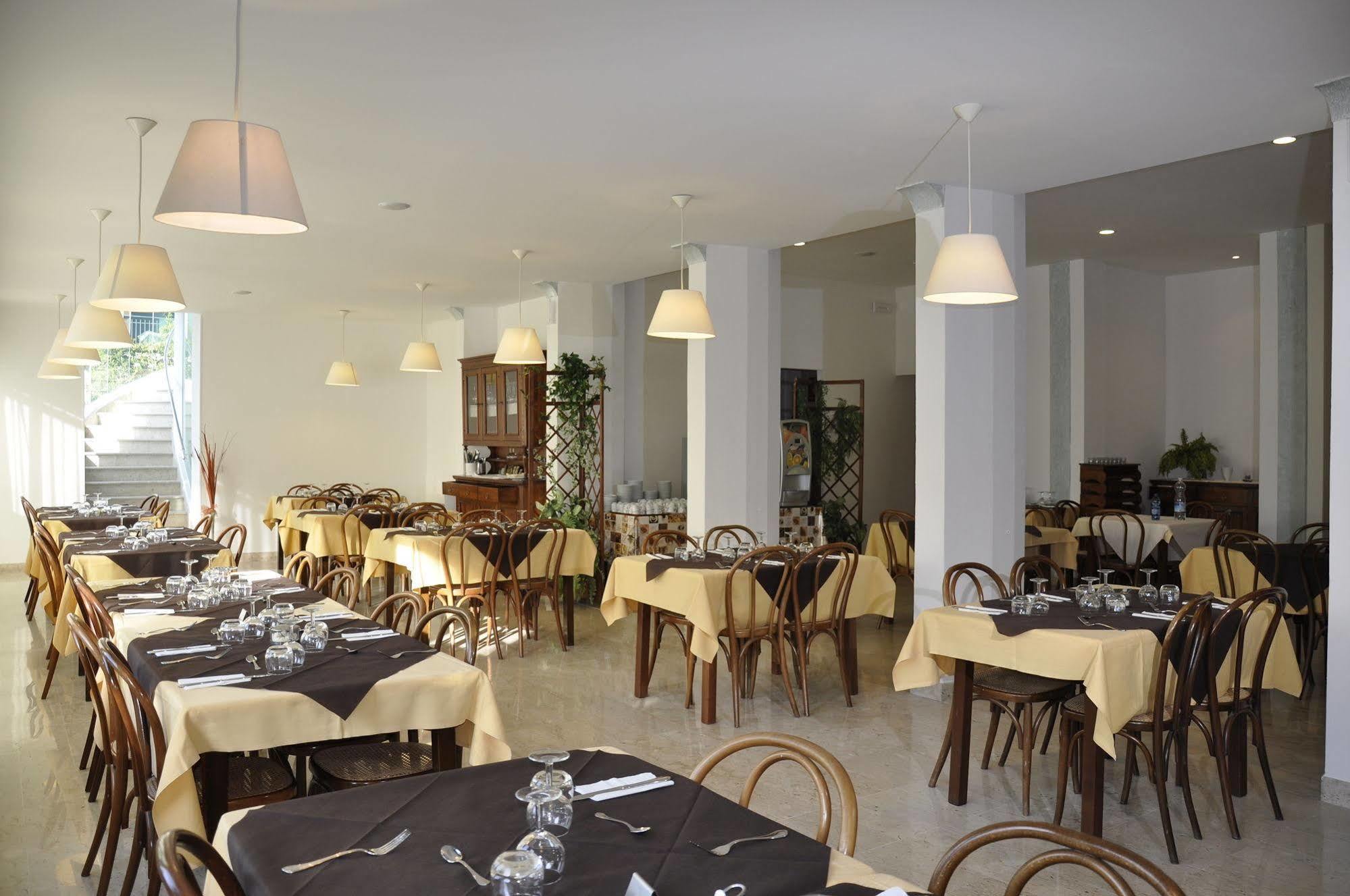 Hotel Airone B&B Marina di Pietrasanta Esterno foto